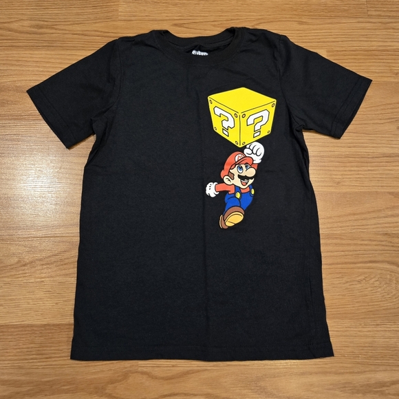 Nintendo Other - Super Mario T-shirt